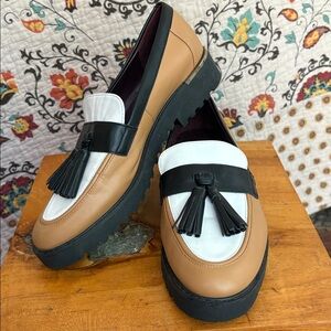 Franco Sarto Carolynn tassel loafers.- size 9 - Tan, White & Black